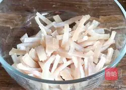 Illustration of home-style fried pork rinds 5