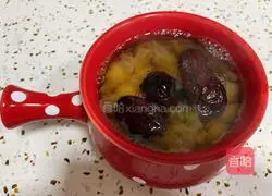 Illustration of how to make rock sugar, white fungus, red dates and pear soup in electric pressure cooker 6