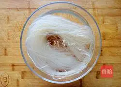 Illustration of braised mutton powder soup 3