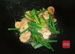 Illustration of how to make shrimps with green onions 5