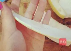 Illustration of making homemade honey grapefruit tea 2