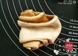 Illustration of how to make sesame sauce and salt and pepper rolls 10