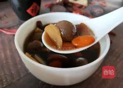 Illustration of how to make red dates, longan and wolfberry soup 8