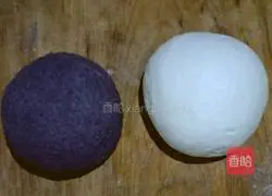 Illustration of how to make black rice rolls 11