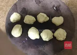 Illustration of how to make croissants 6