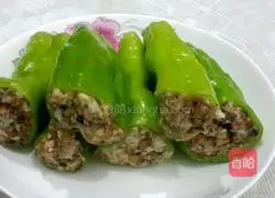 Illustration of how to make green pepper stuffed meat 4