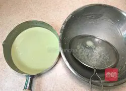 Illustration of how to make matcha mango pancake 7