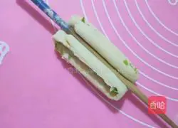 Illustration of how to make fried rolls 11