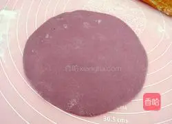 Illustration of how to make purple sweet potato and milk-flavored floret steamed buns 8