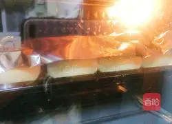 Illustration of how to make 65-degree tangzhong hamburger embryos 17