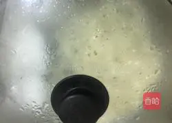 Illustration of how to cook fresh meat noodles in sour soup in five minutes 3