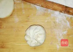 Illustration of how to make leek and egg buns 4