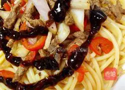 Black Pepper Beef Pasta Recipe Illustration 4