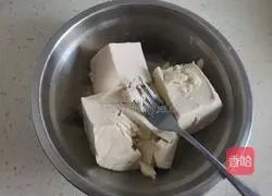 Illustration of how to make spicy tender tofu buns 4