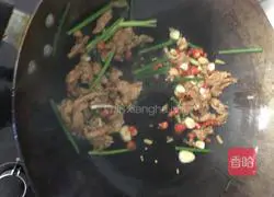 Illustration of how to make spicy rice noodles 6