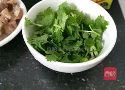 Illustration of how to make beef noodles in clear soup 5