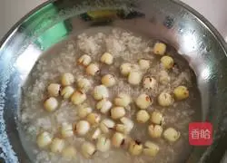Illustration of making glutinous rice and lotus seed soup 6