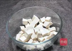 Illustration of how to make tofu braised noodles 1