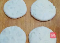 Illustration of making red date sugar cake 14