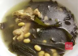 Illustration of how to make pork ribs and kelp soup 9