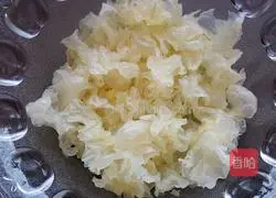 Recipe for red dates, papaya and white fungus soup 3