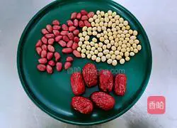 Red dates Illustration of how to make peanut soy milk 1