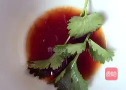 Illustration of how to make shrimp skin egg custard 10