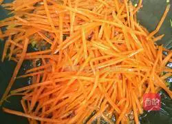 Illustration of how to cook carrots and fungus 4