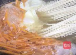 Illustration of how to make sweet potato noodle soup 5