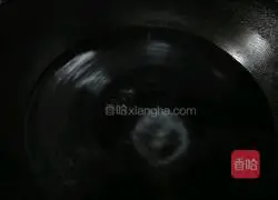 Illustration of how to make cold vermicelli and baby vegetables 3