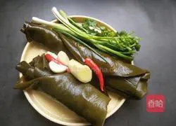 Illustration of how to make cold kelp shreds 2