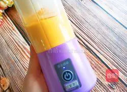 Illustration of how to make mango milkshake 8