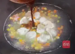 Illustration of making braised dumplings with sauce 7