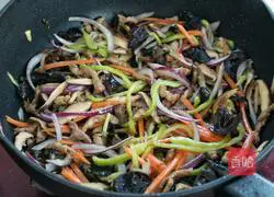 Illustration of how to make fried rice noodles 12