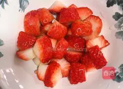  Strawberry, Rose Nectar and Tremella Soup Recipe Illustration 13