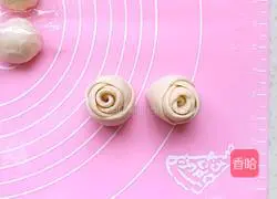 Rose bread recipe illustration 11