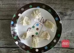  Illustration of how to make egg-filled wontons 2