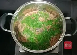 Illustration of how to make pork liver and tomato noodles (baby food supplement) 12