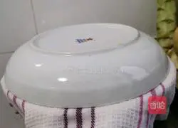 Illustration of how to make beef noodles in clear soup 3