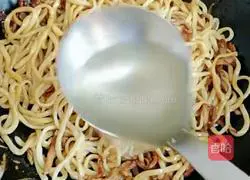 Illustration of how to make fried noodles with spicy pepper and shredded pork 6