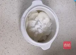 Illustration of how to make Sichuan clam and rock sugar snow pear 2