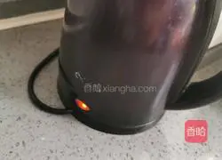 Illustration of how to make lemon iced Pu'er tea 2