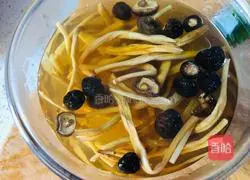 Illustration of how to make plain noodles 4