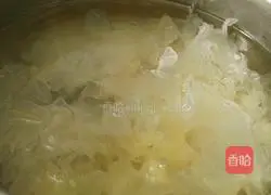 Apple, Snow Pear and Tremella Soup Recipe Illustration 5