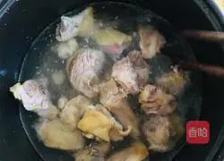 Illustration of how to stew local chicken with yam 2