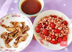 Illustration of papaya, bigfoot, coconut milk and duck soup 8