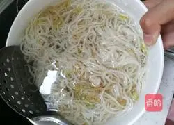 Illustration of Homemade Summer Cold Noodles 11