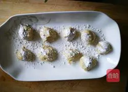 Illustration of how to make orange chicken balls 8