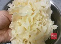 Illustration of how to make millet and white fungus pulp 3