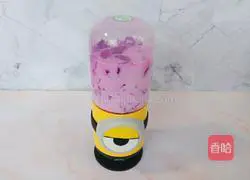 Illustration of how to make dragon fruit milkshake 5